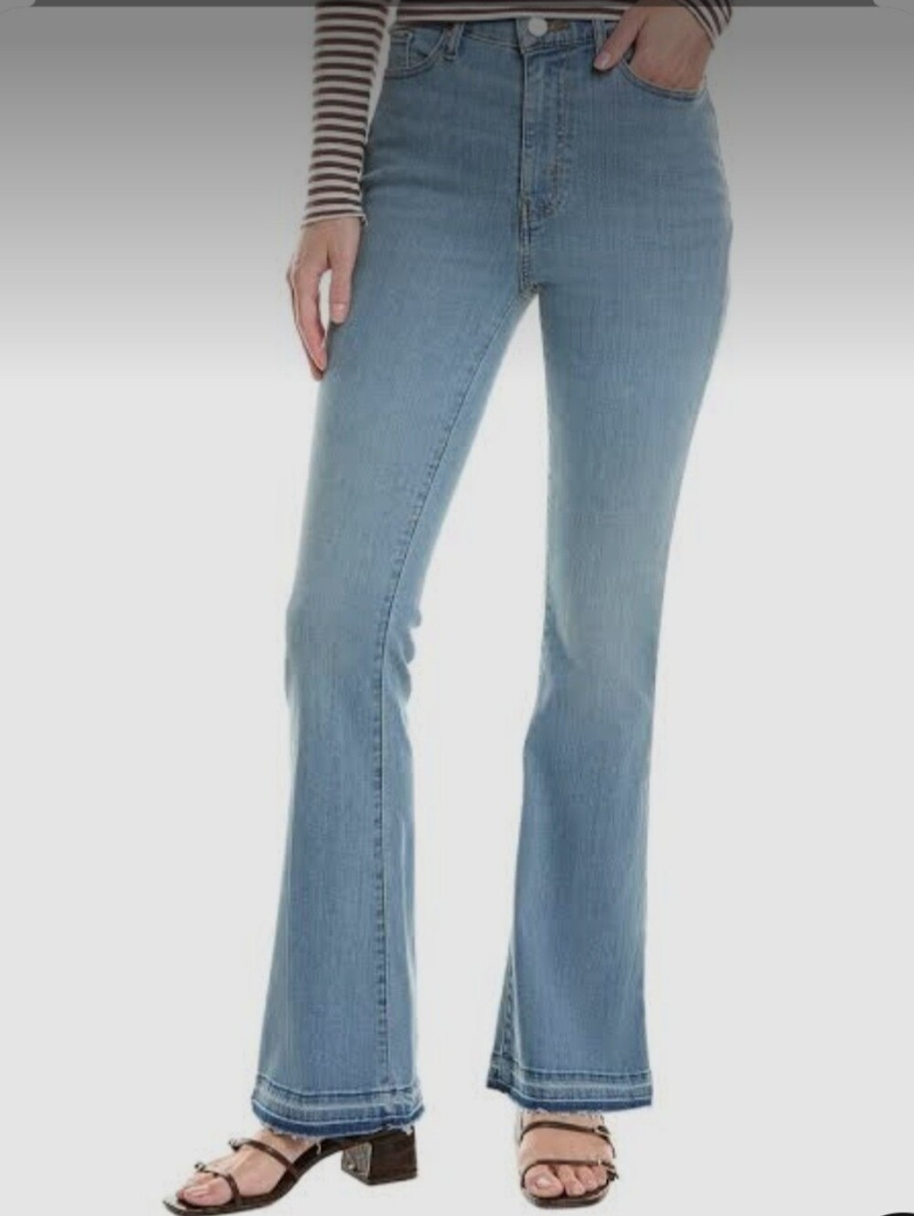 Frame Le Easy Flare Quirky Released Hem. Size 30